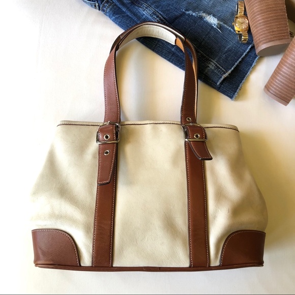 Vintage Coach White Leather “Hampton” Handbag - Picture 2 of 15